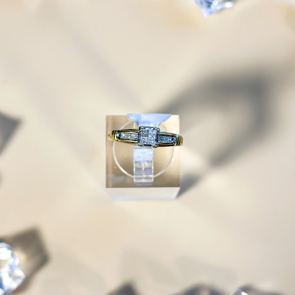 Diamond Ring 14K Yellow Gold